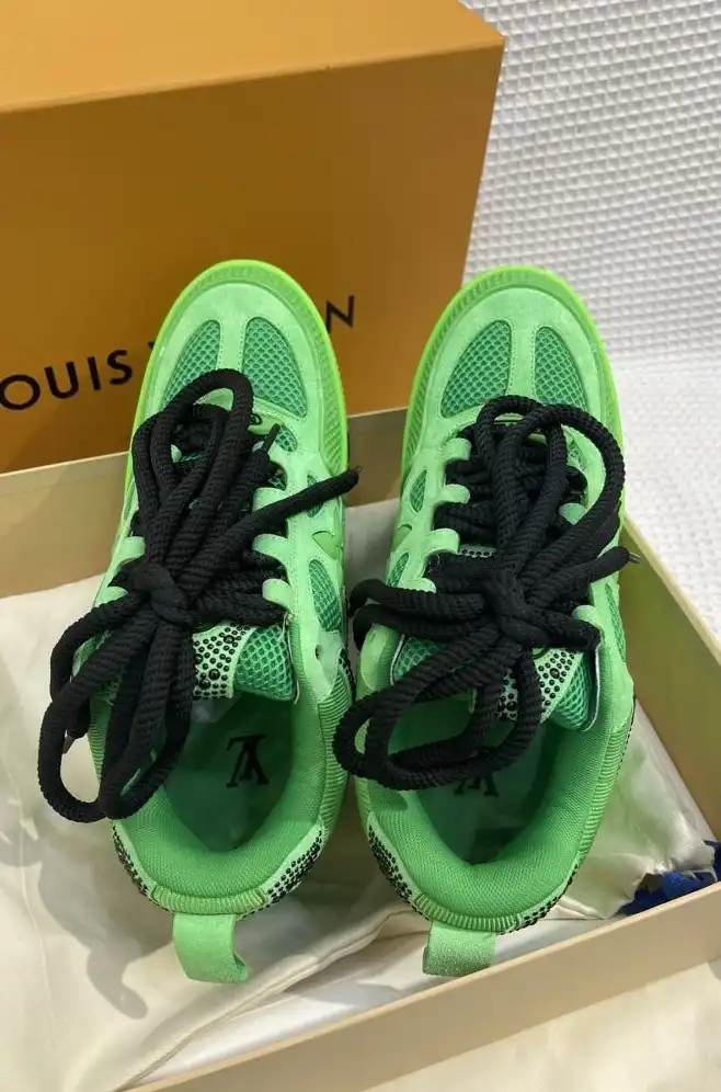 hype Louis Vuitton Sneakers