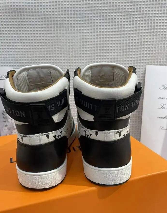 hype Louis Vuitton Sneakers