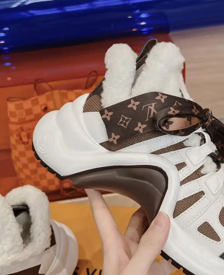 hype Louis Vuitton Sneakers