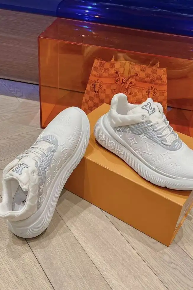 hype Louis Vuitton Sneakers