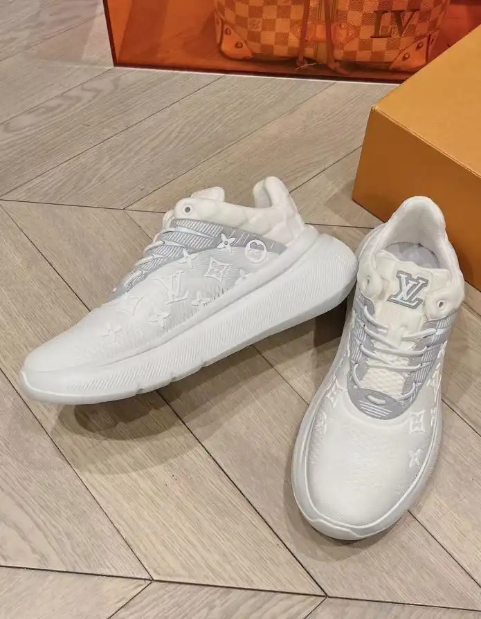 hype Louis Vuitton Sneakers