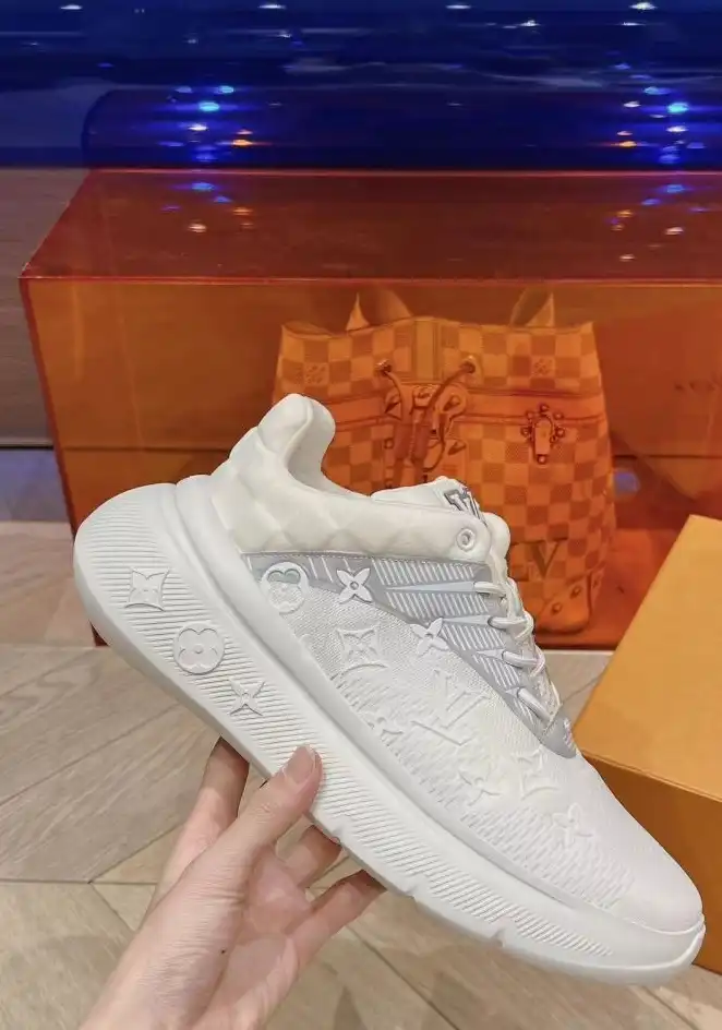 hype Louis Vuitton Sneakers