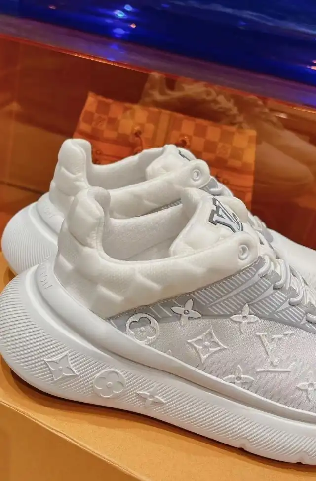 hype Louis Vuitton Sneakers