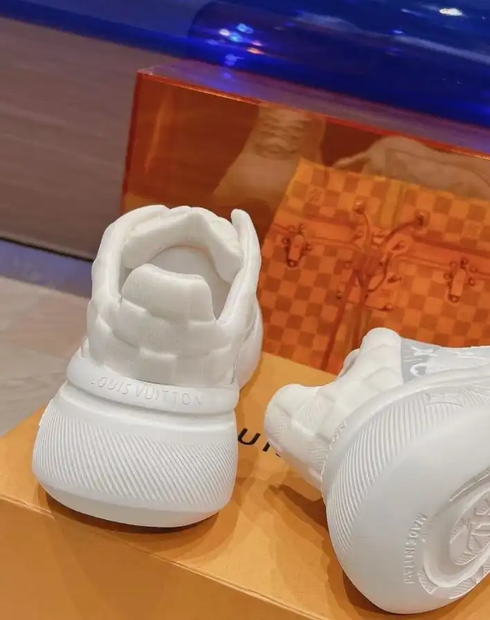 hype Louis Vuitton Sneakers