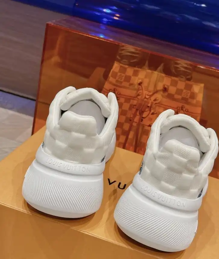 hype Louis Vuitton Sneakers