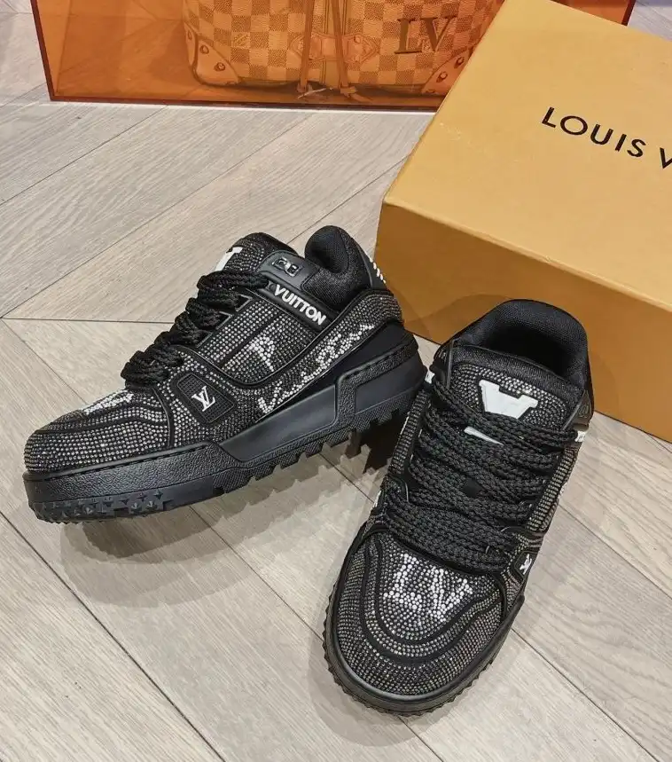 hype Louis Vuitton Sneakers