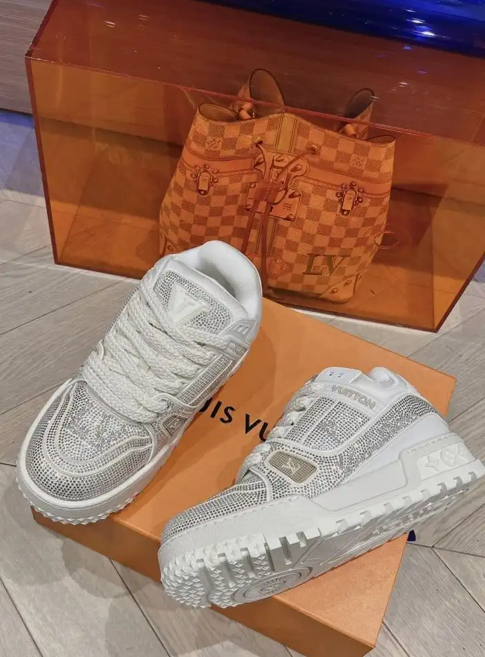 hype Louis Vuitton Sneakers