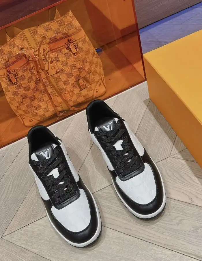 hype Louis Vuitton Sneakers