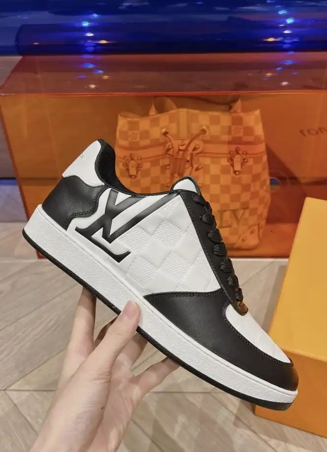 hype Louis Vuitton Sneakers