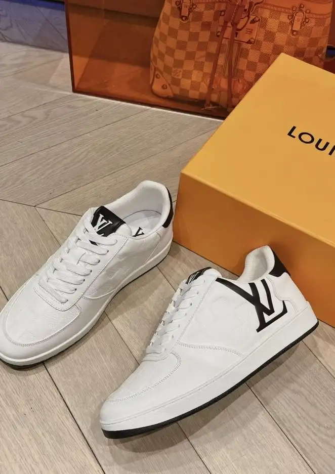 hype Louis Vuitton Sneakers