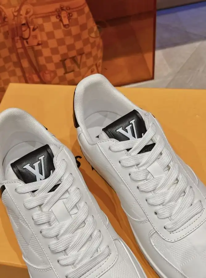 hype Louis Vuitton Sneakers