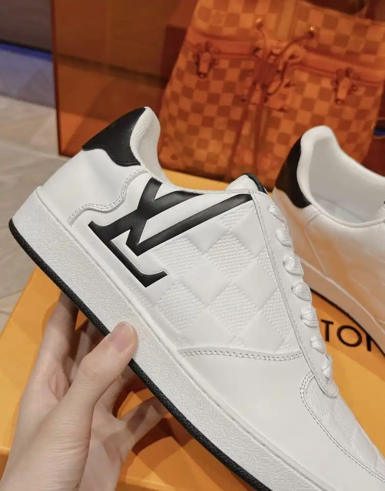 hype Louis Vuitton Sneakers