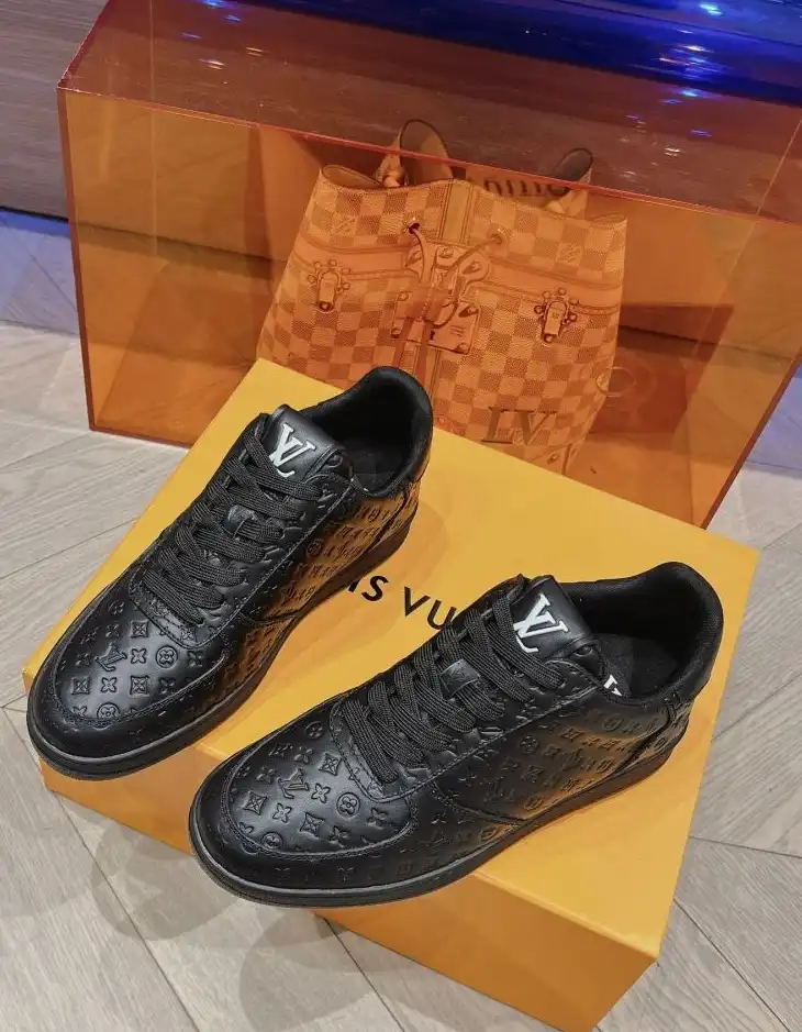 hype Louis Vuitton Sneakers