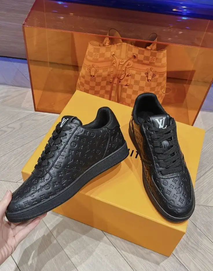 hype Louis Vuitton Sneakers