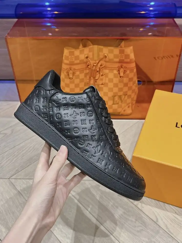 hype Louis Vuitton Sneakers