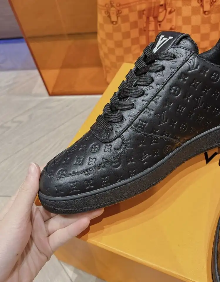 hype Louis Vuitton Sneakers