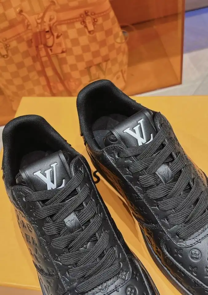 hype Louis Vuitton Sneakers