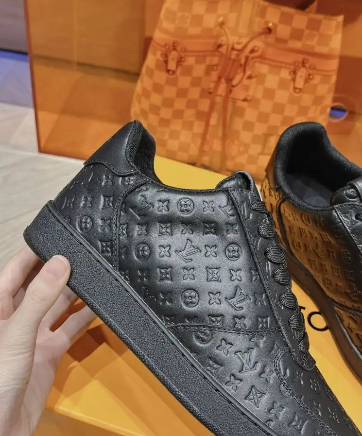 hype Louis Vuitton Sneakers