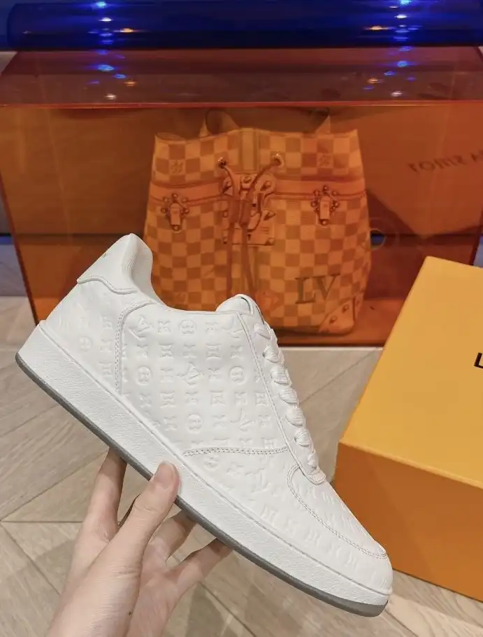 hype Louis Vuitton Sneakers