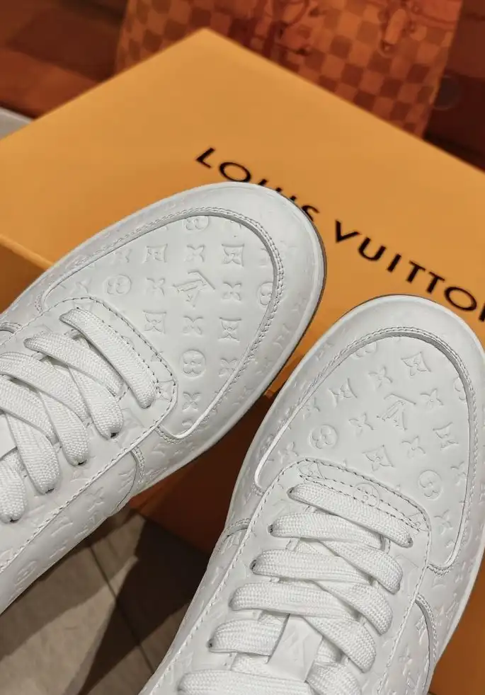 hype Louis Vuitton Sneakers