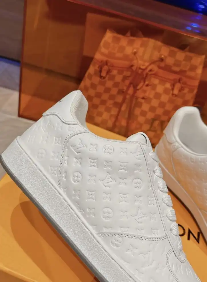 hype Louis Vuitton Sneakers