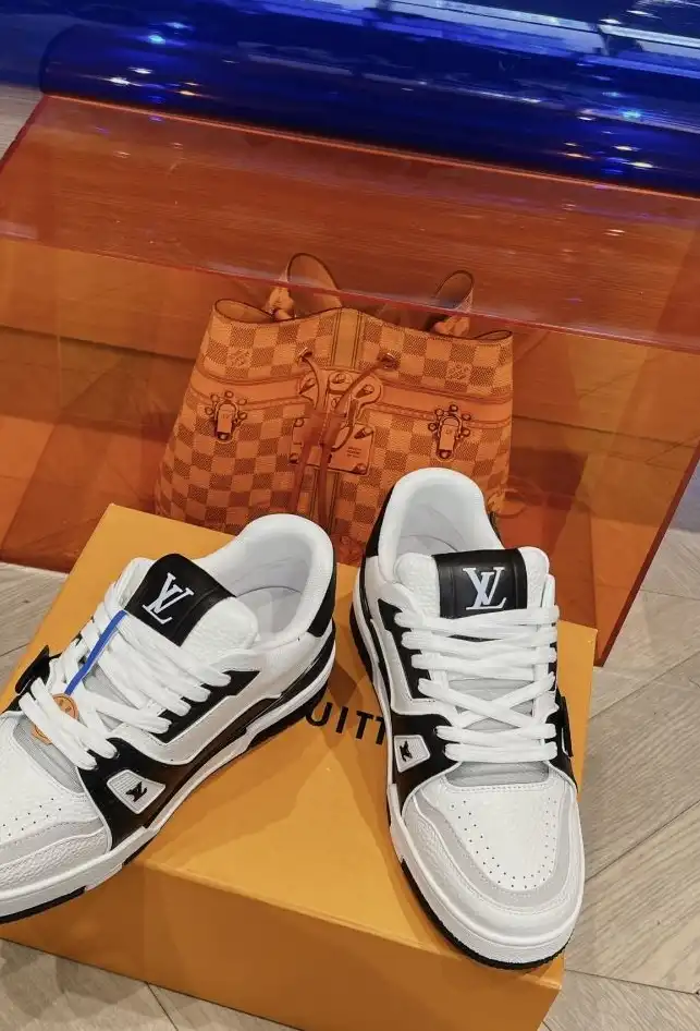 hype Louis Vuitton Sneakers