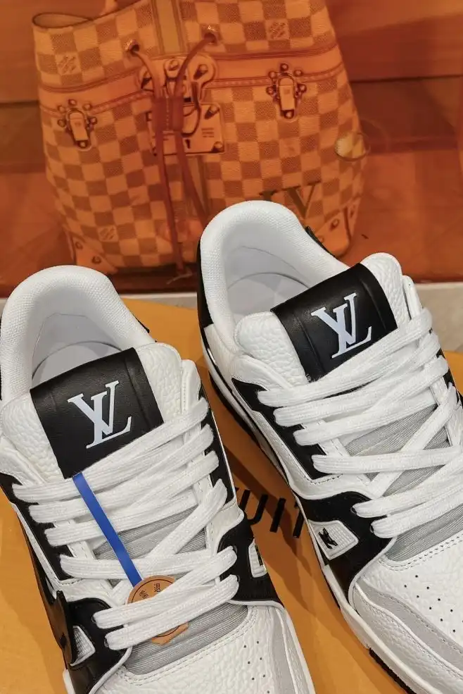 hype Louis Vuitton Sneakers