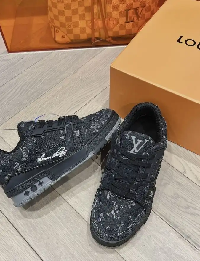 hype Louis Vuitton Sneakers