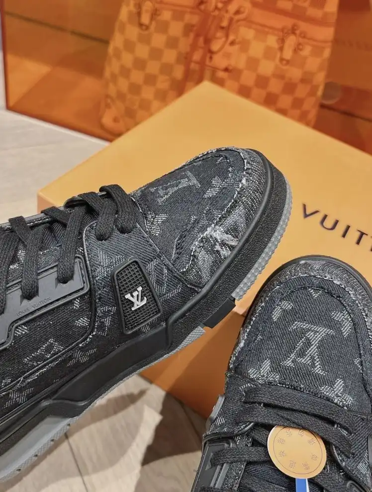 hype Louis Vuitton Sneakers