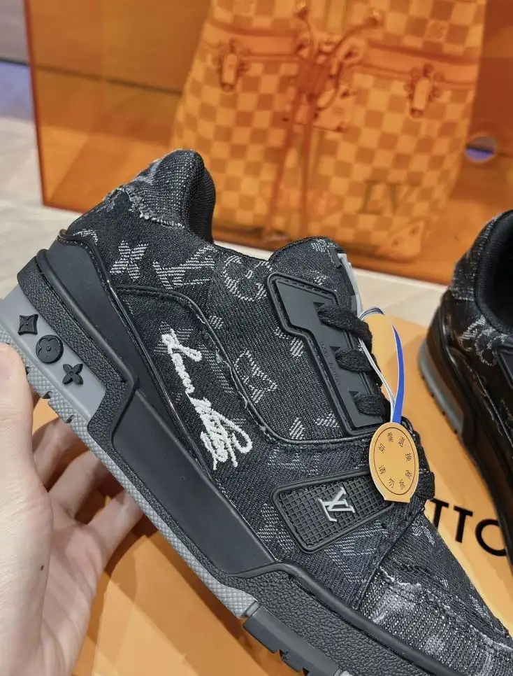 hype Louis Vuitton Sneakers