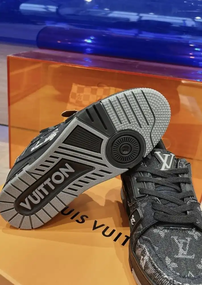 hype Louis Vuitton Sneakers