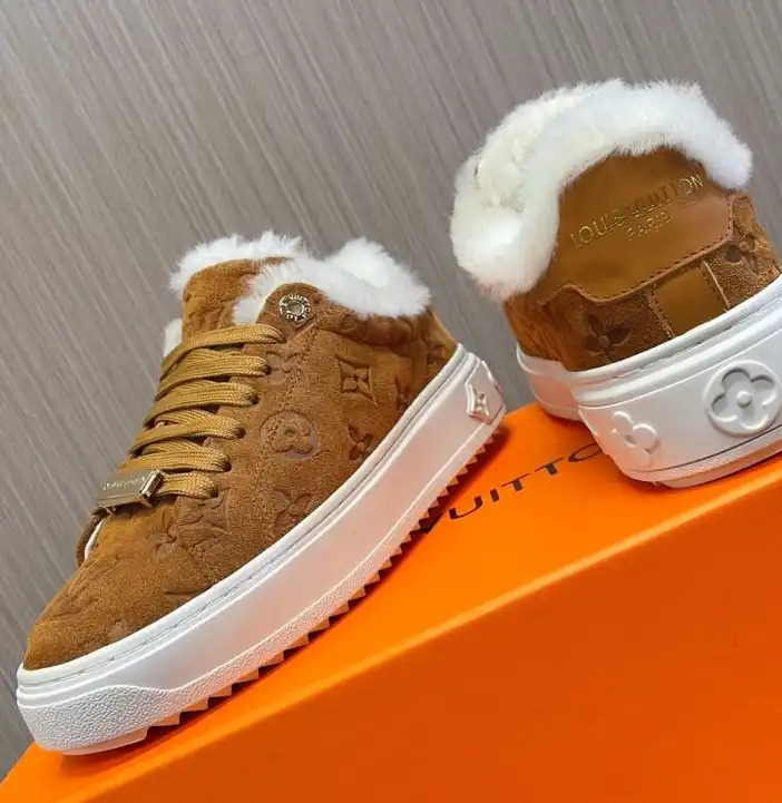 hype Louis Vuitton Sneakers