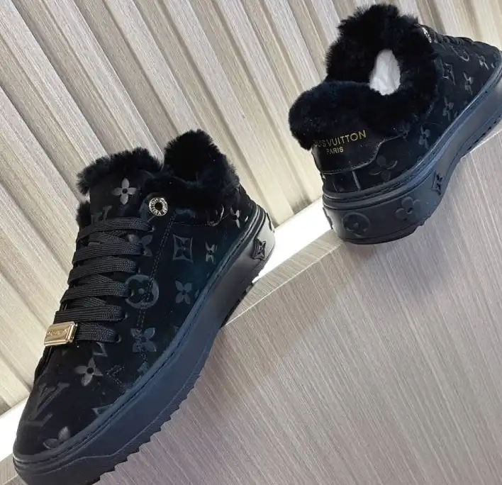 hype Louis Vuitton Sneakers