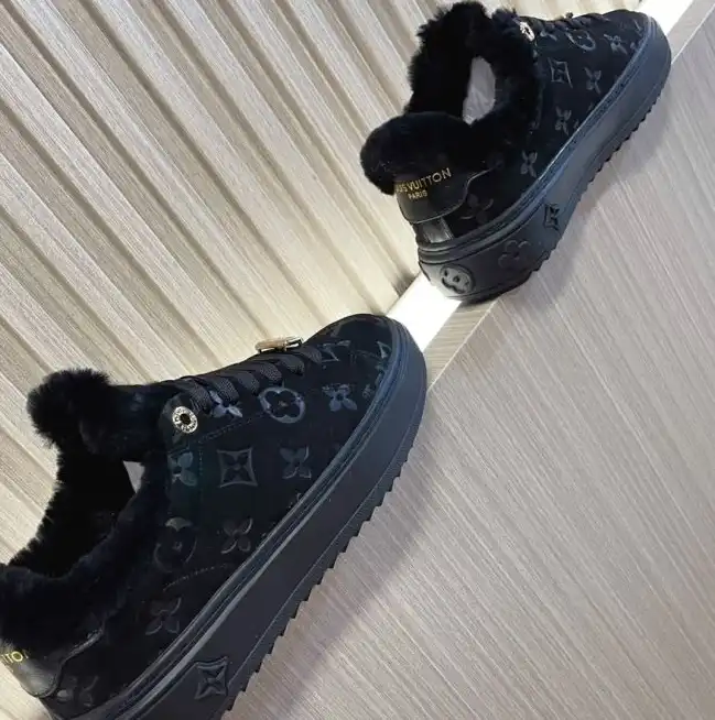 hype Louis Vuitton Sneakers