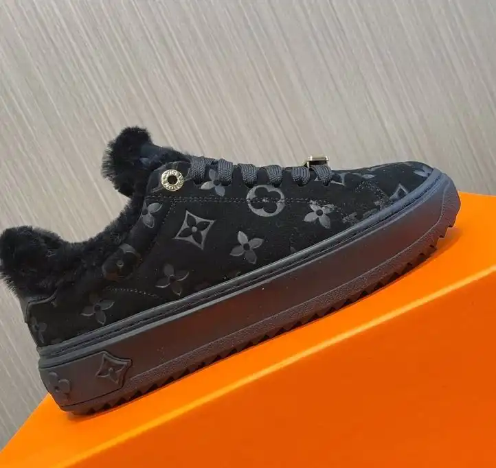 hype Louis Vuitton Sneakers