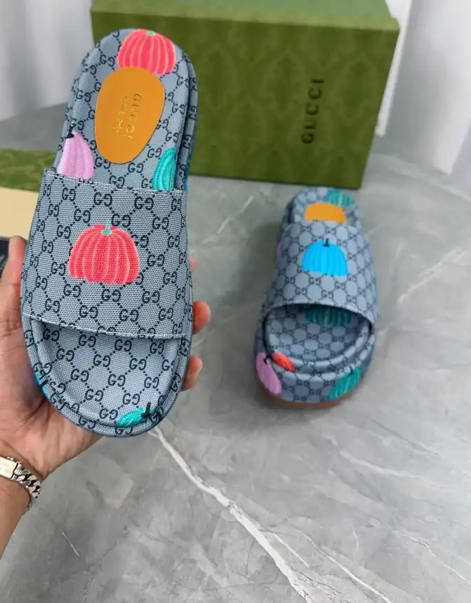 hype Gucci Slippers