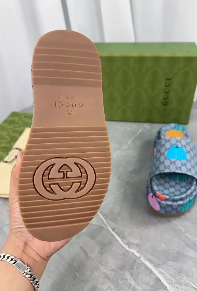 hype Gucci Slippers