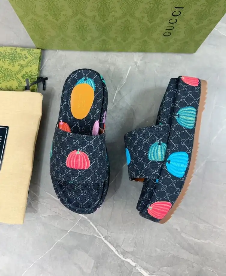 hype Gucci Slippers