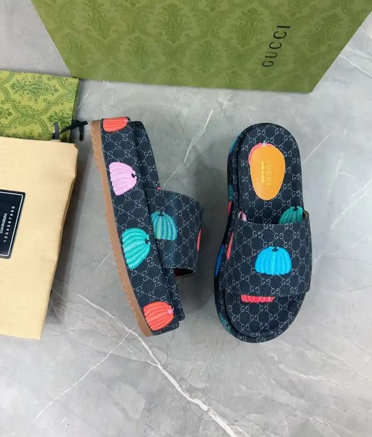 hype Gucci Slippers