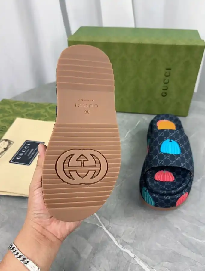 hype Gucci Slippers