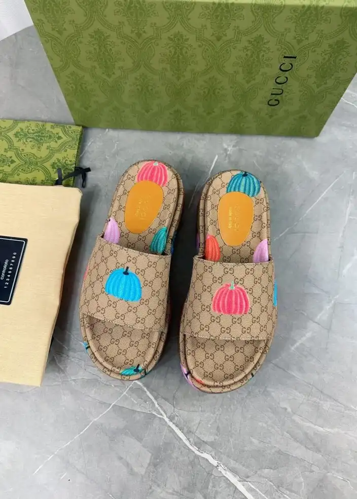 hype Gucci Slippers