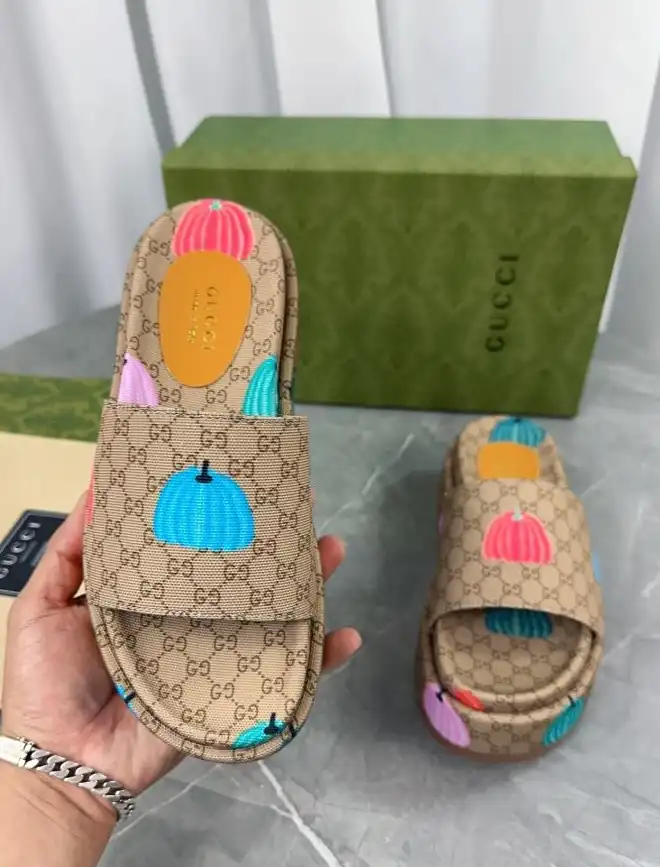 hype Gucci Slippers