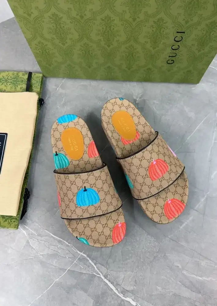 hype Gucci Slippers