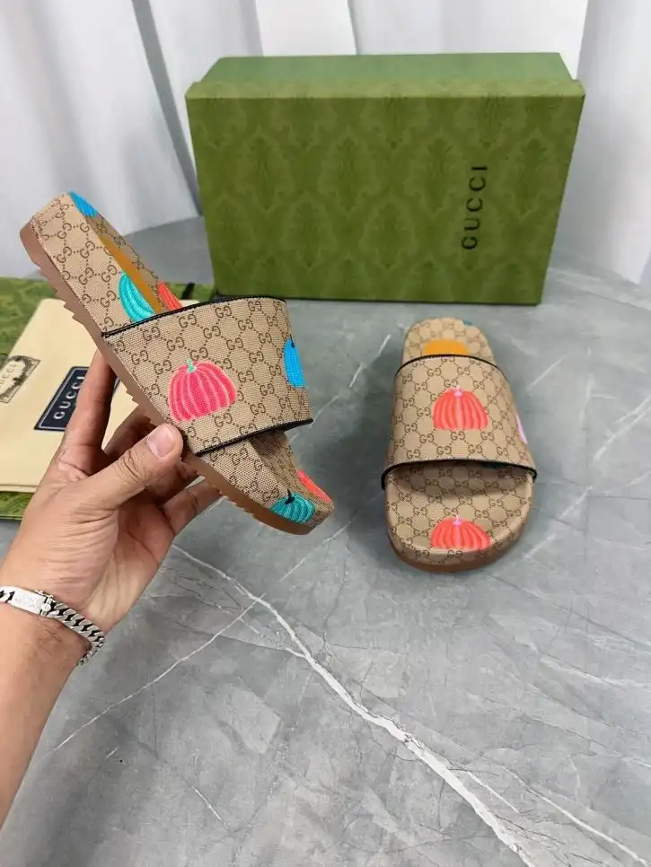 hype Gucci Slippers