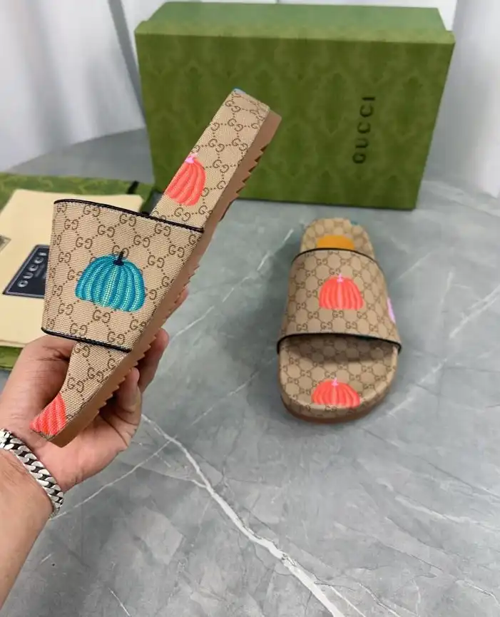 hype Gucci Slippers