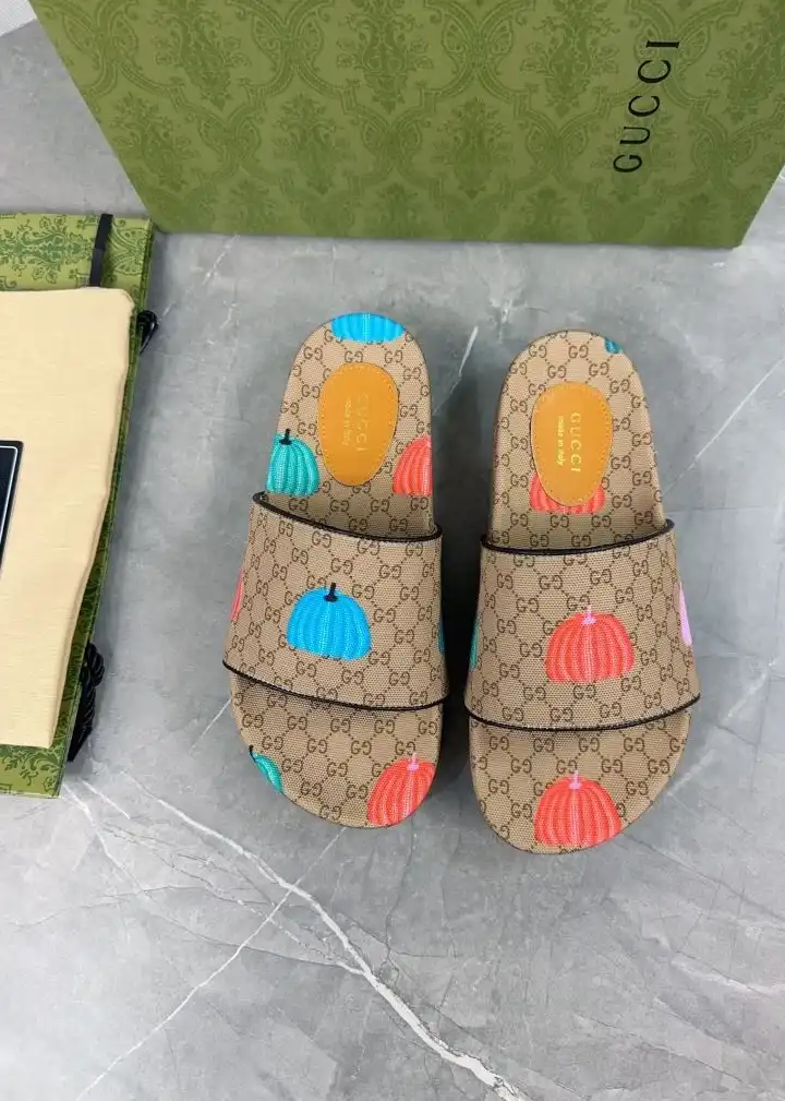 hype Gucci Slippers