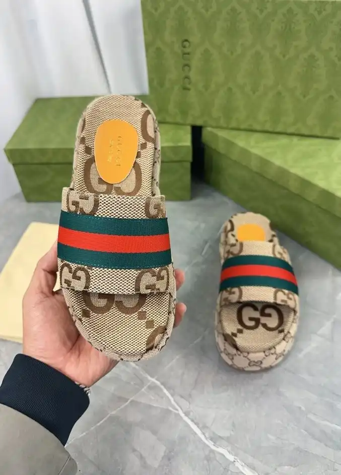 hype Gucci Slippers