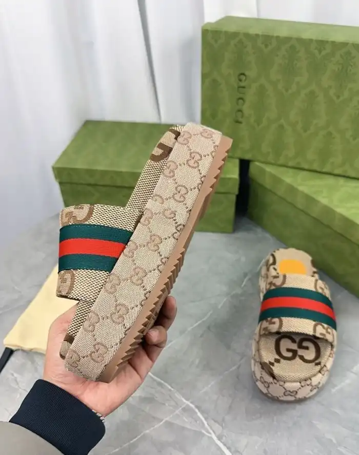 hype Gucci Slippers