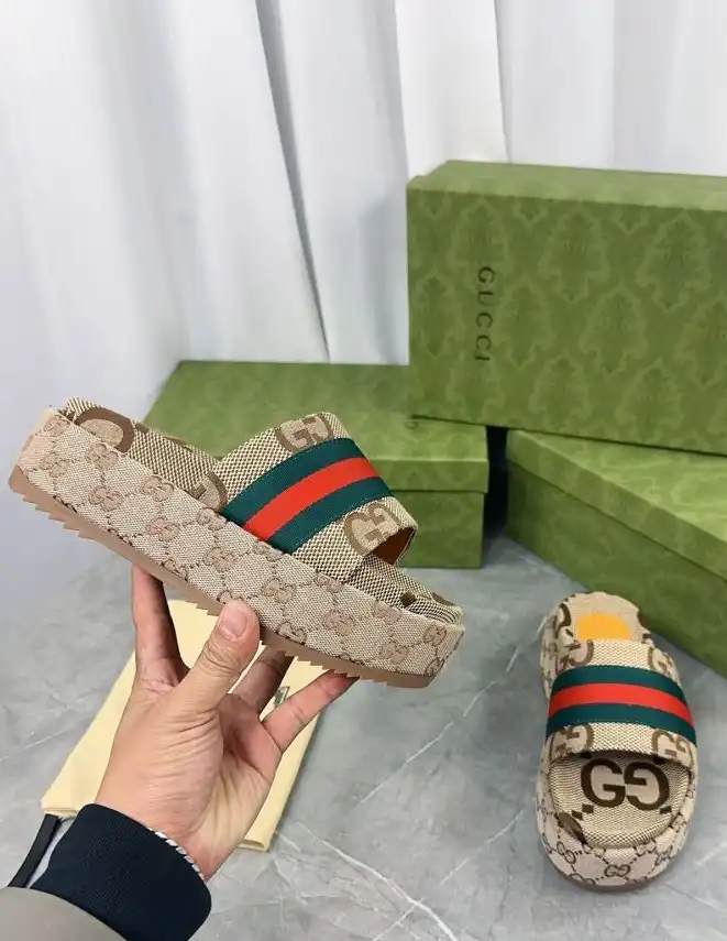 hype Gucci Slippers