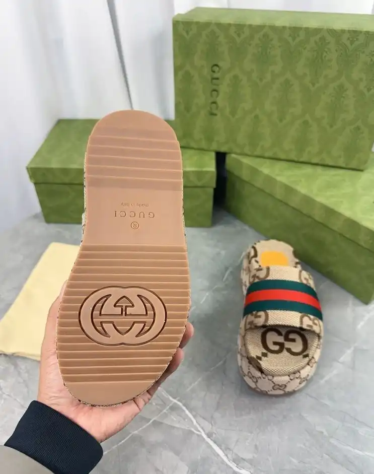 hype Gucci Slippers